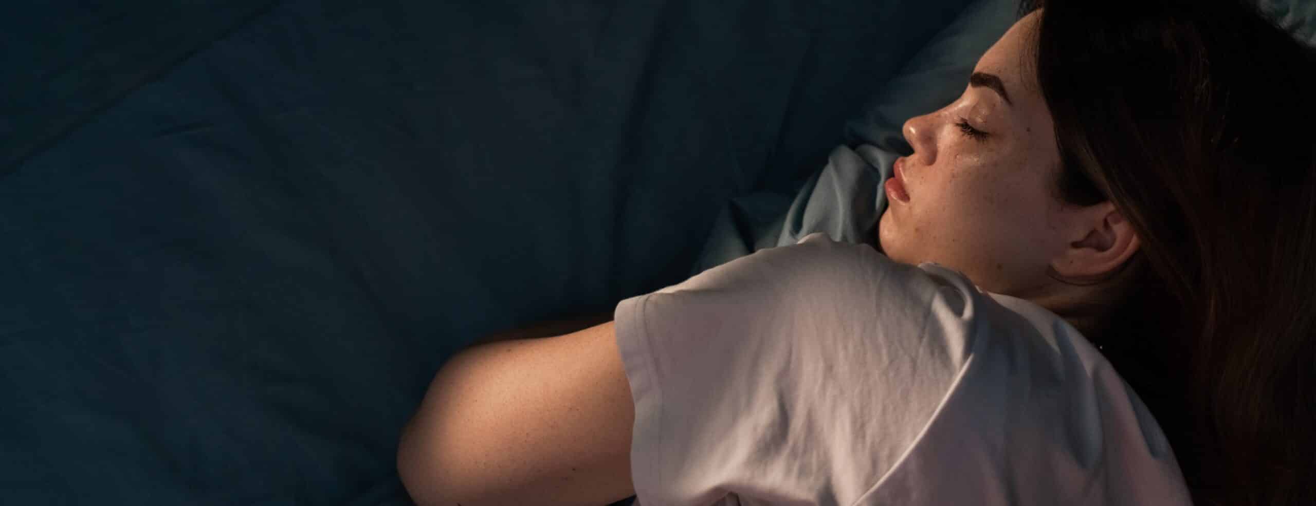 Comment bien dormir après une injection de botox au visage ?