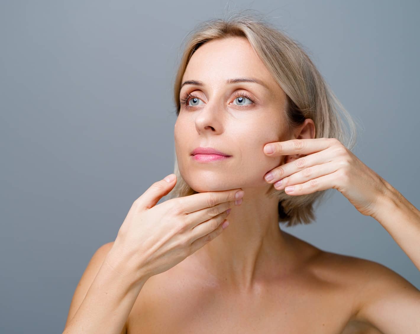 À quel âge peut-on avoir recours au lifting du visage en chirurgie esthétique ? | Dr Durbec | Lyon