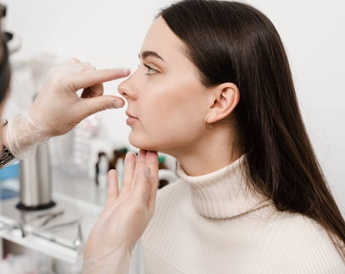 Les questions à poser lors de votre première consultation de rhinoplastie | Dr Durbec | Lyon